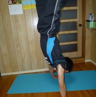 逆立ちダイエットの効果ってどうなの 体を張っての検証結果はこれ 一鬼当千